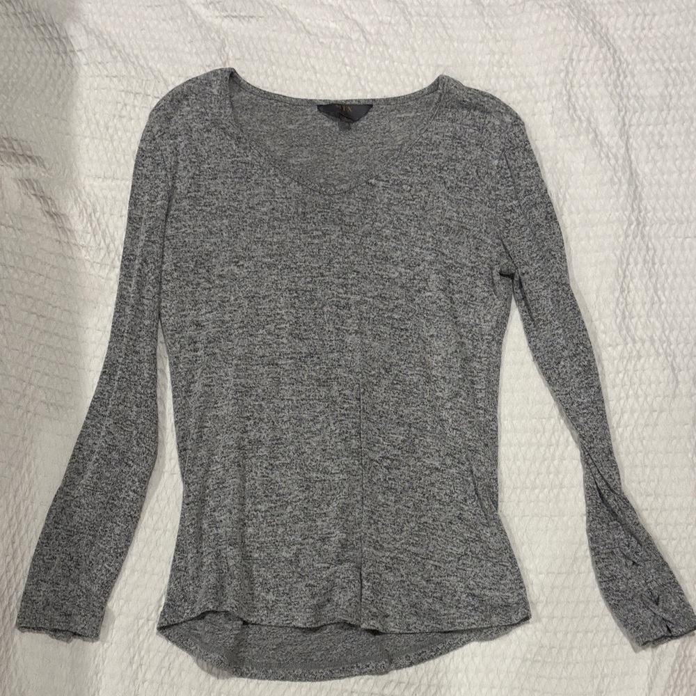 Mi Heather Gray Long Sleeve V-Neck Top